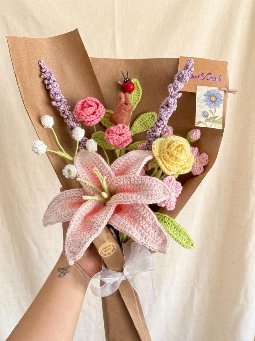 Crochet Flower Bouquet photo 1